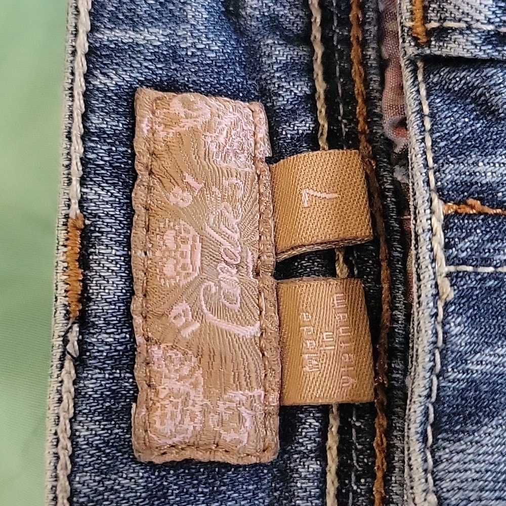 Blue Jeans - Picture 3 of 3